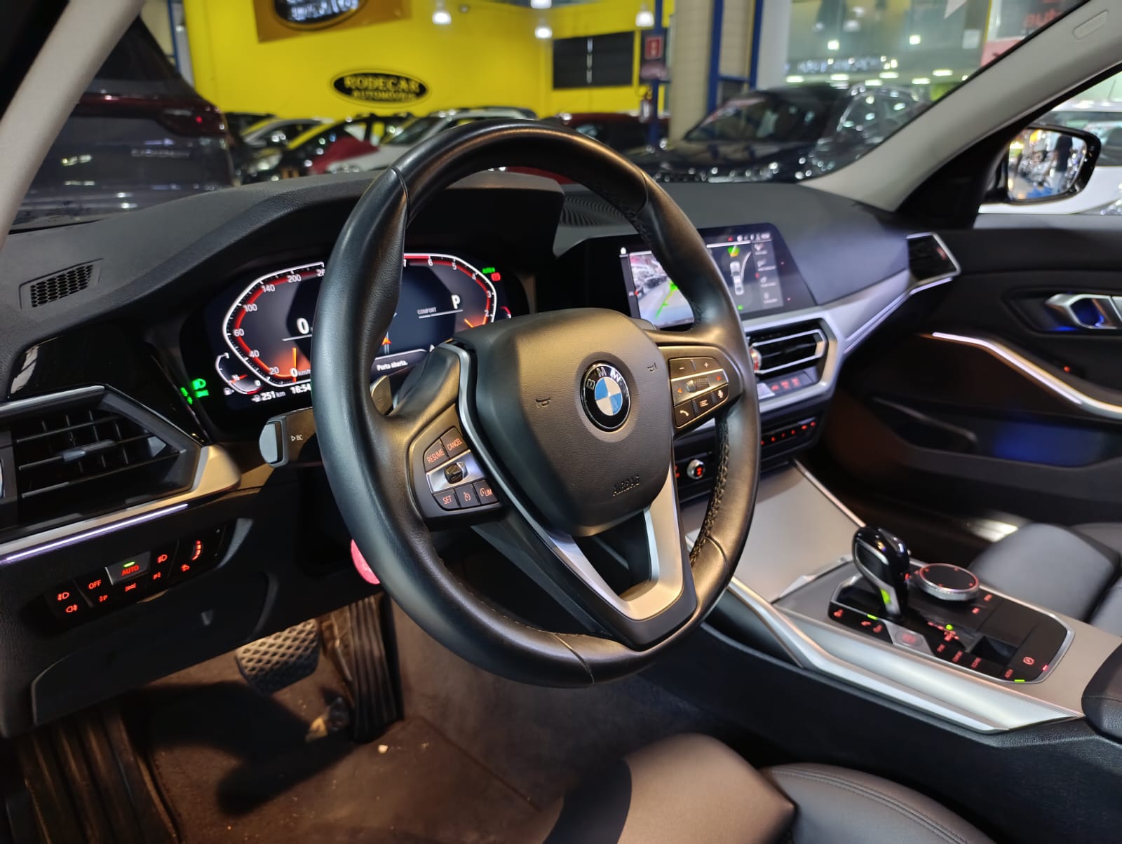 BMW 320i