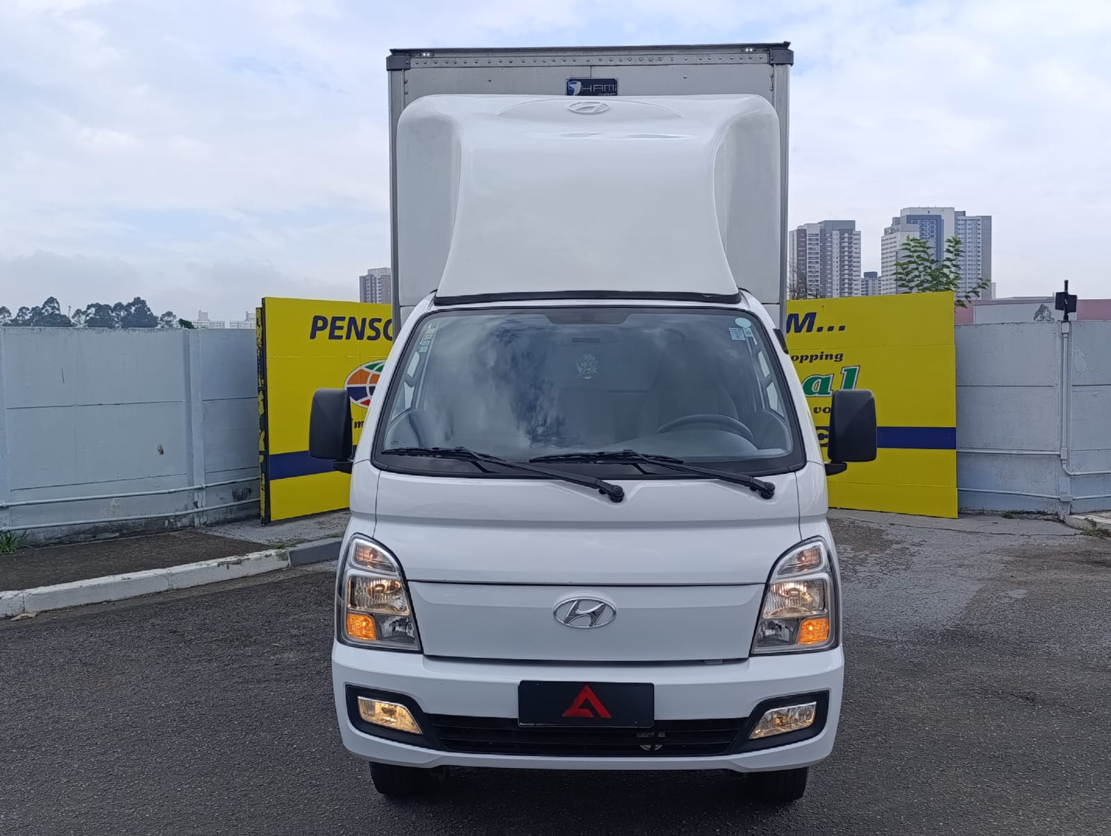 HYUNDAI HR