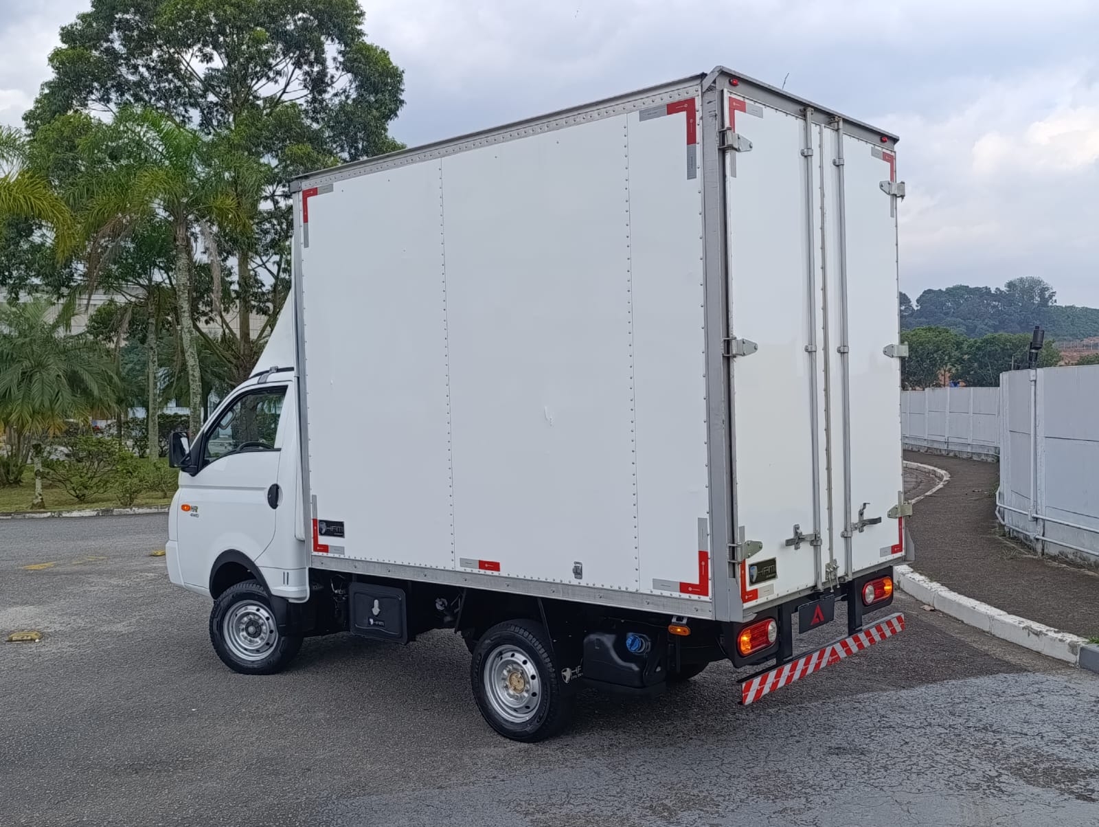 HYUNDAI HR