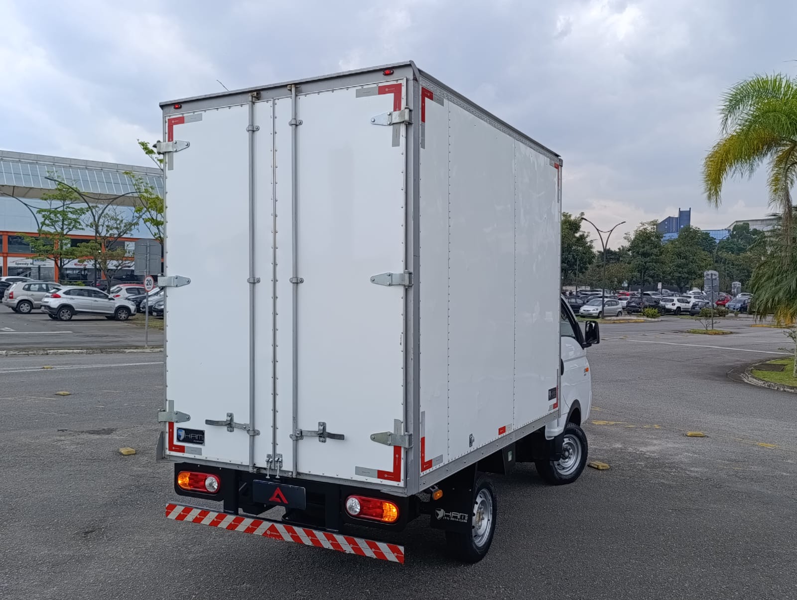 HYUNDAI HR
