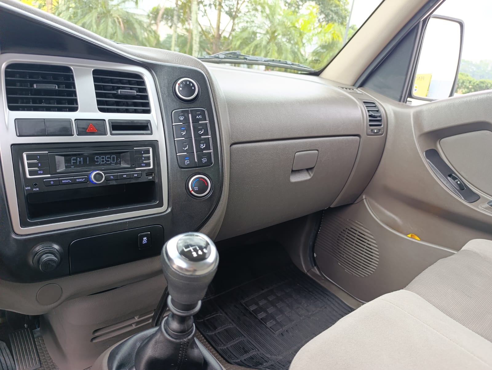 HYUNDAI HR
