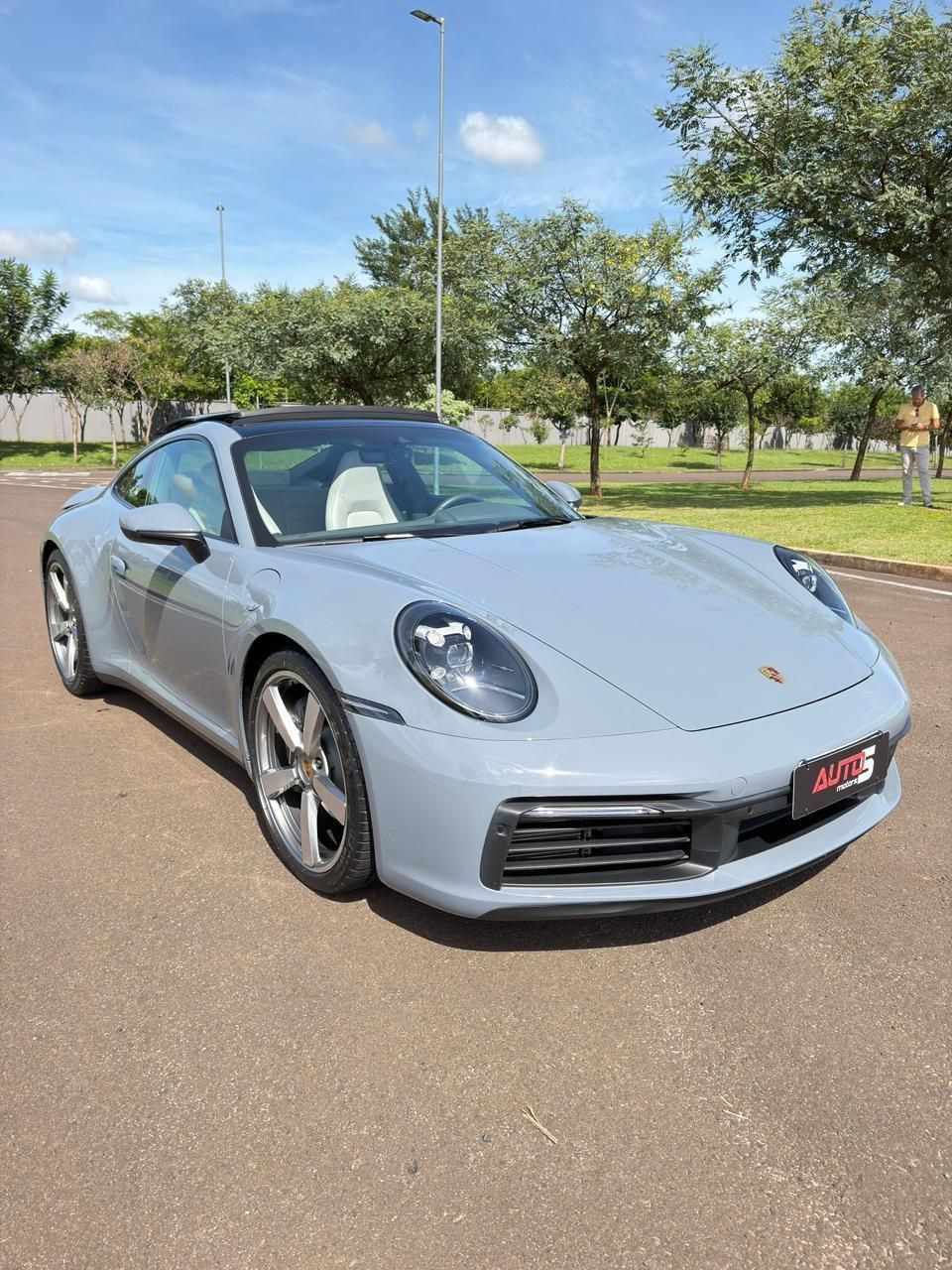 PORSCHE 911