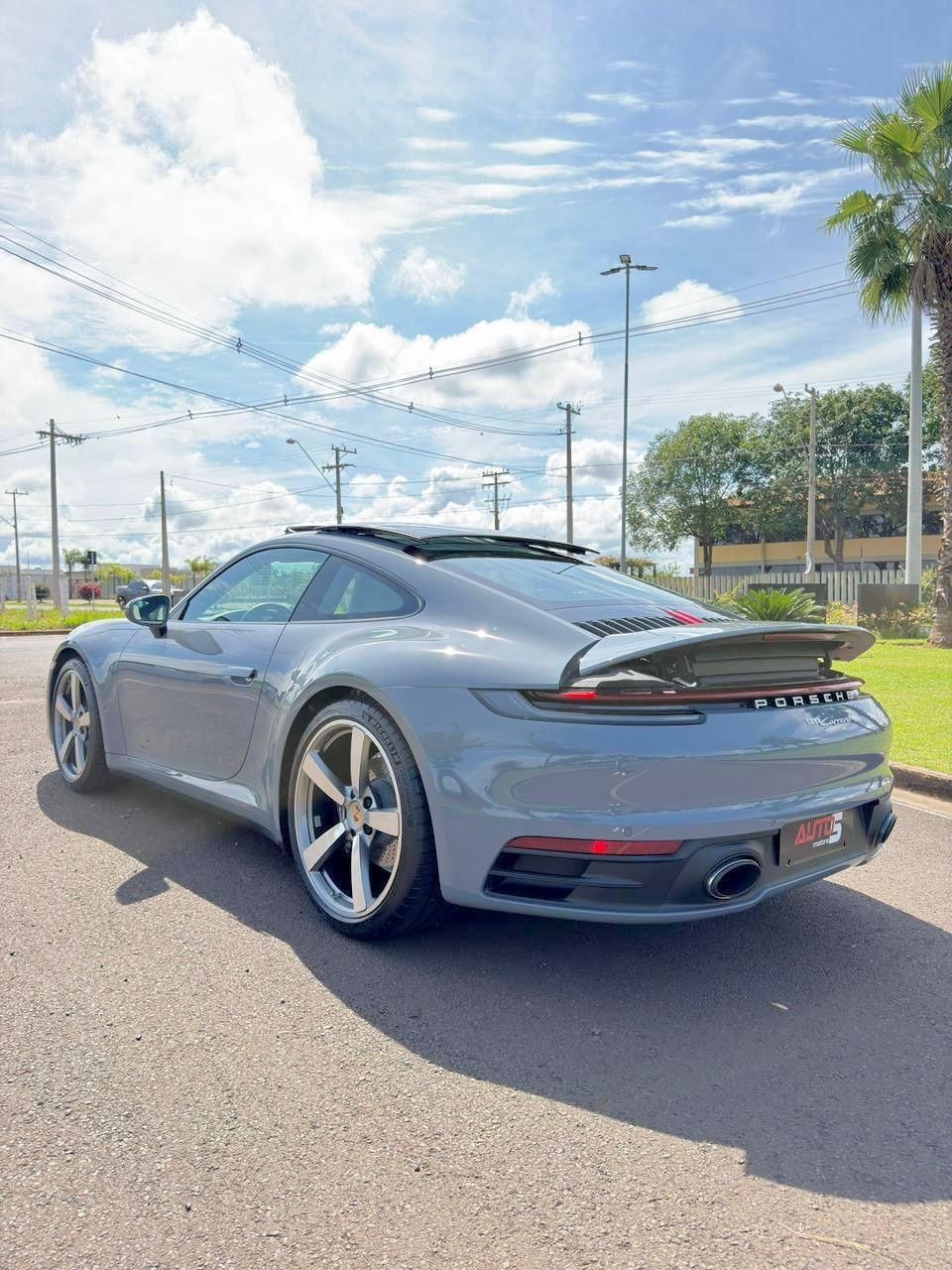 PORSCHE 911