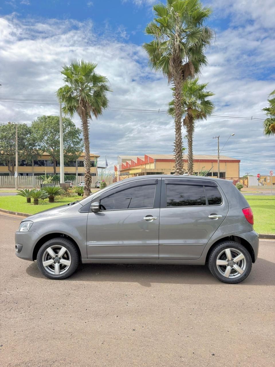 VOLKSWAGEN FOX