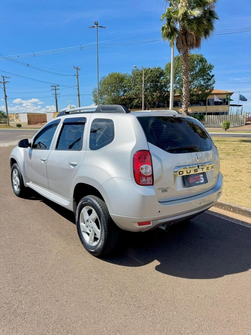 RENAULT DUSTER