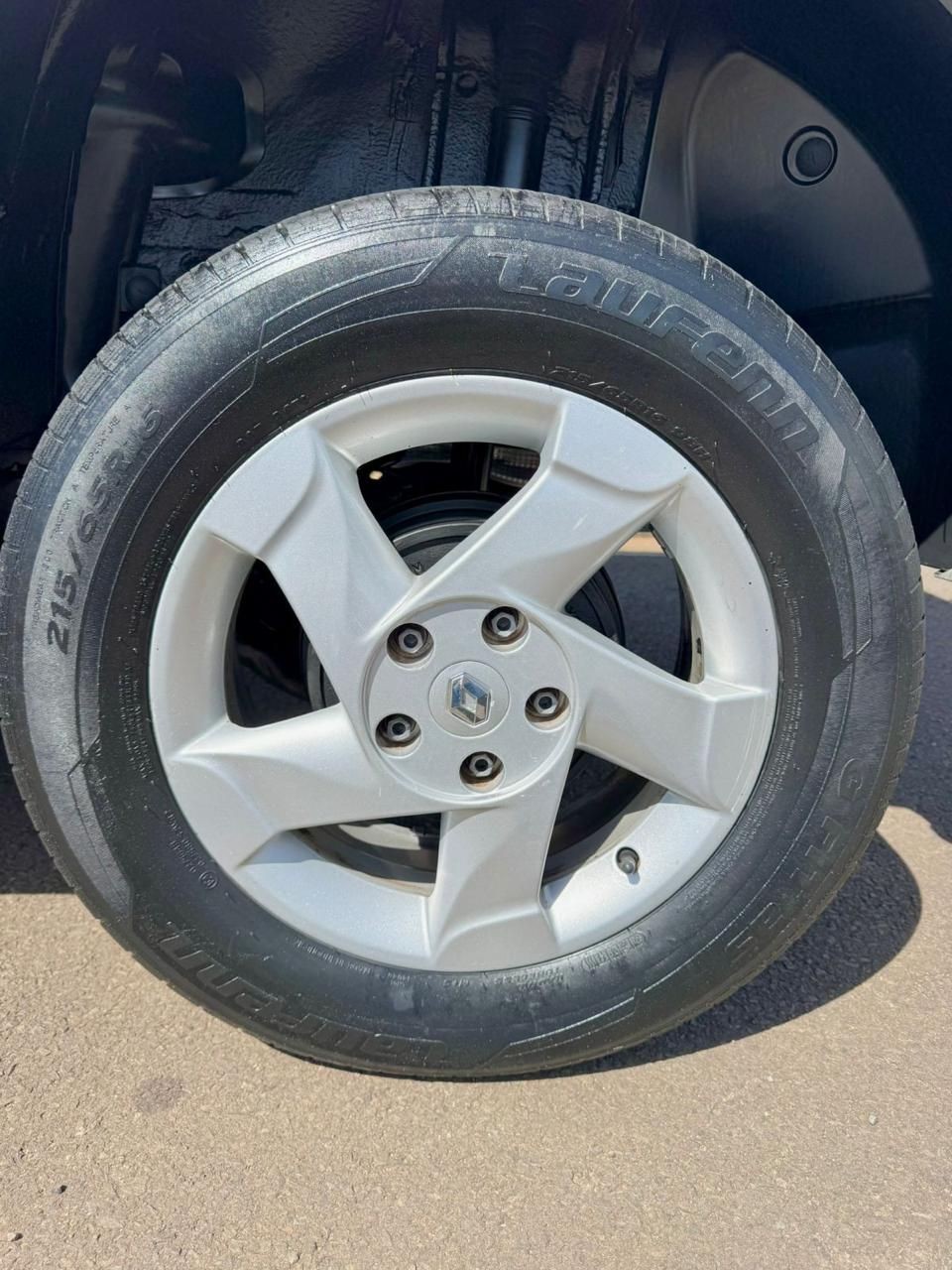 RENAULT DUSTER