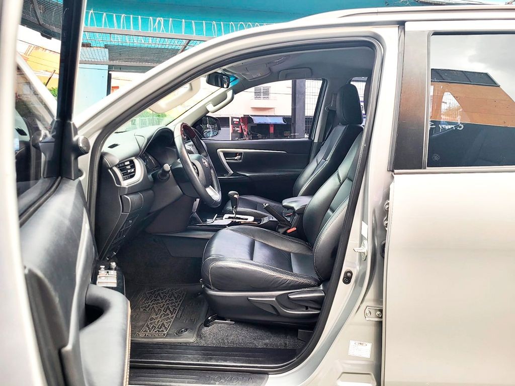 TOYOTA HILUX SW4