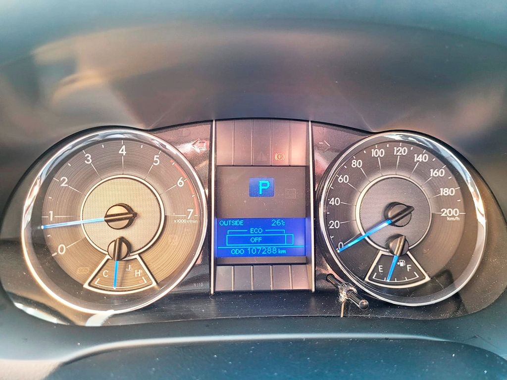 TOYOTA HILUX SW4