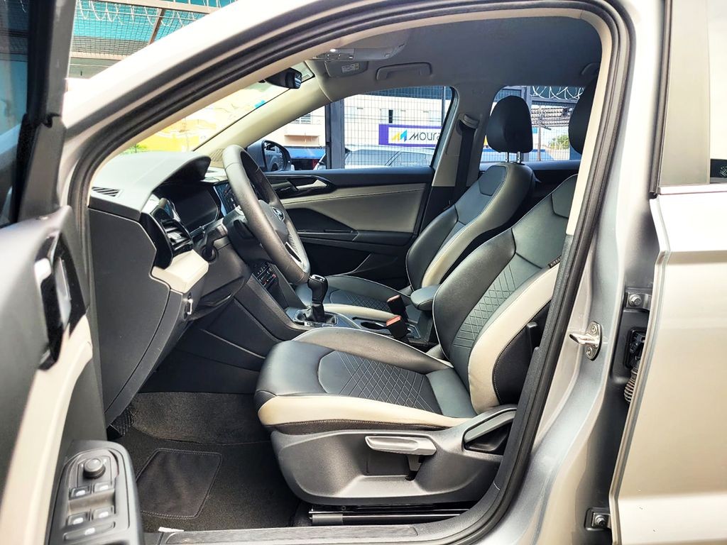 VOLKSWAGEN TAOS