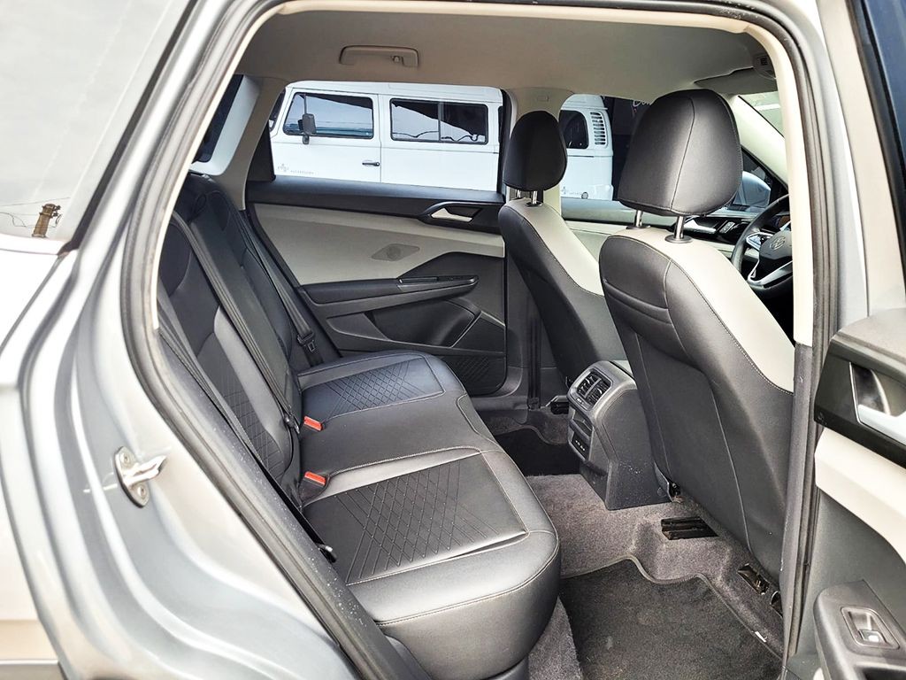 VOLKSWAGEN TAOS