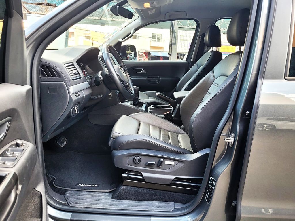 VOLKSWAGEN AMAROK