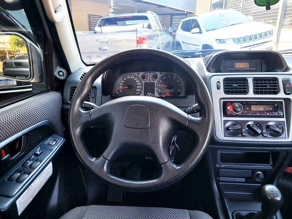 MITSUBISHI PAJERO TR4