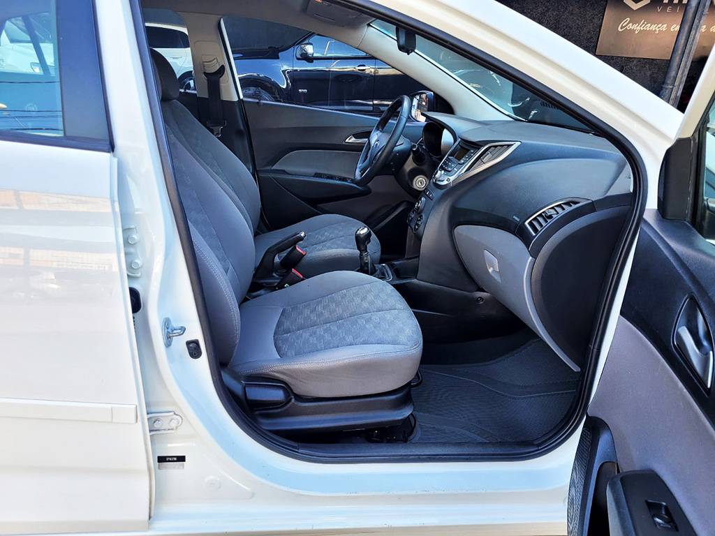 HYUNDAI HB20S