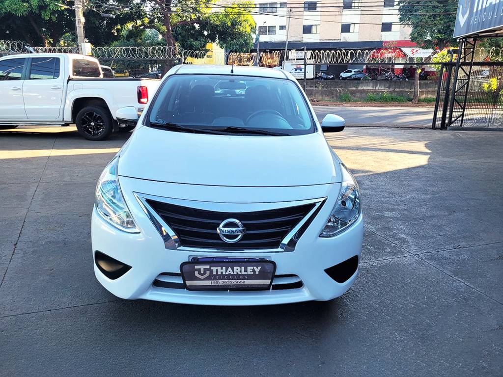 NISSAN VERSA