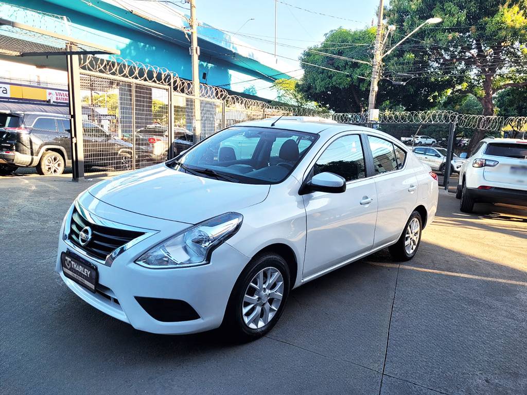 NISSAN VERSA