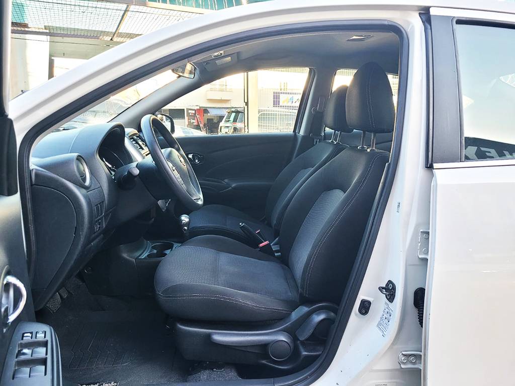 NISSAN VERSA