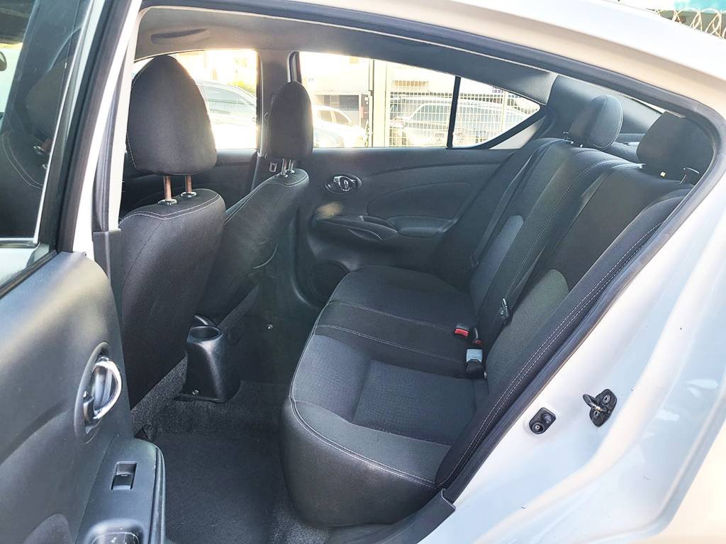NISSAN VERSA