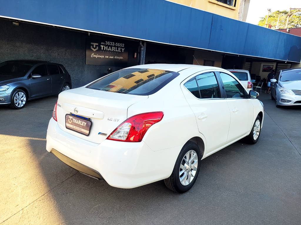 NISSAN VERSA