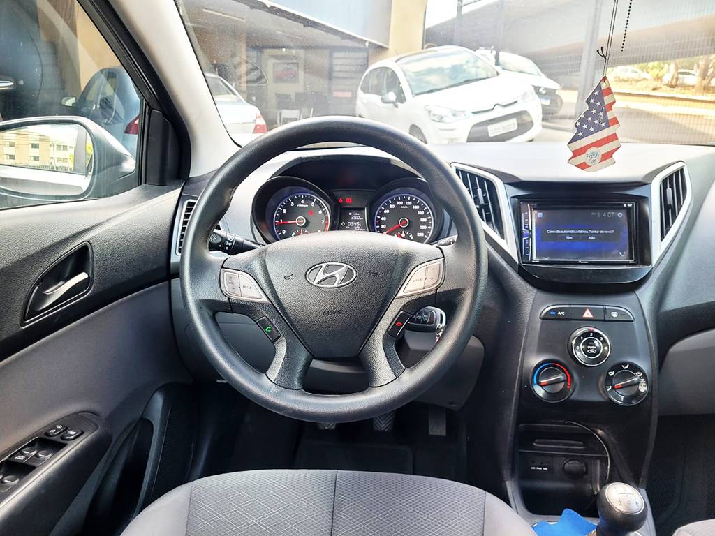 HYUNDAI HB20S