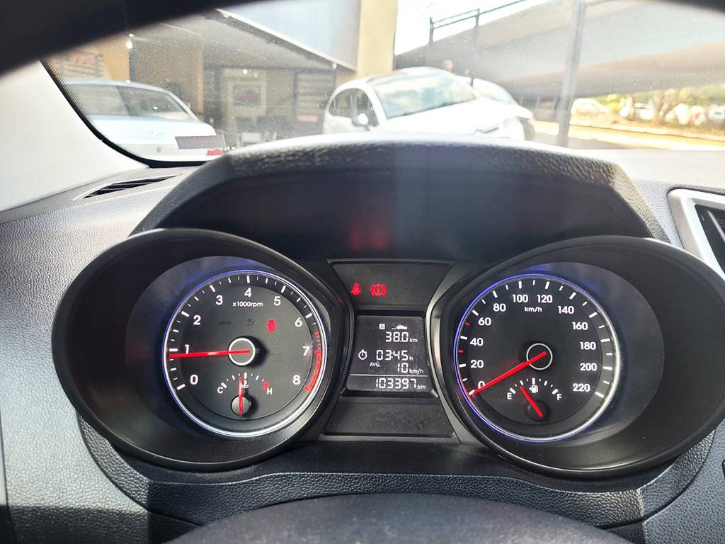 HYUNDAI HB20S