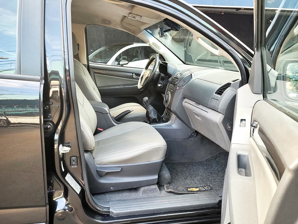 CHEVROLET S10