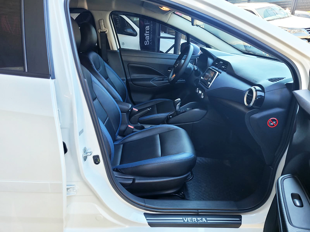 NISSAN VERSA