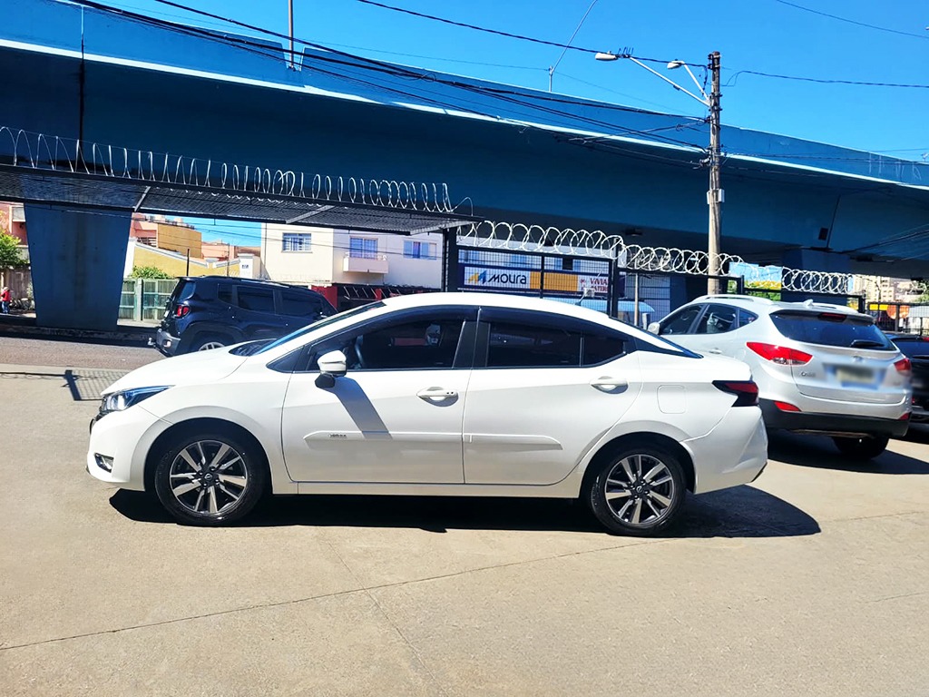 NISSAN VERSA