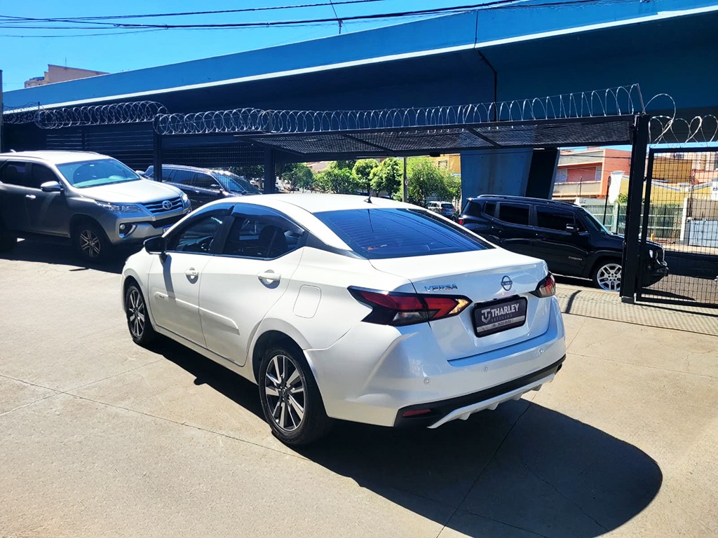 NISSAN VERSA