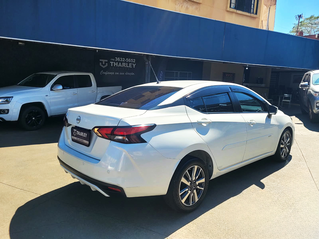 NISSAN VERSA