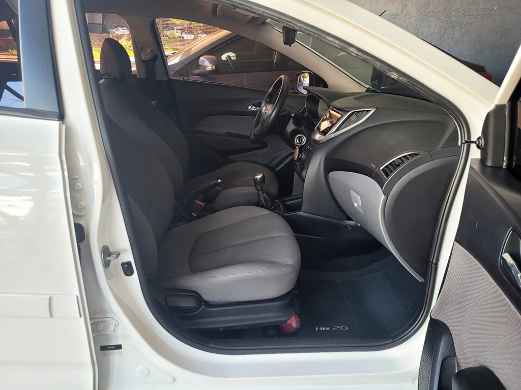 HYUNDAI HB20S