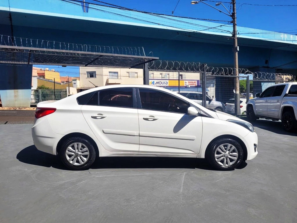HYUNDAI HB20S