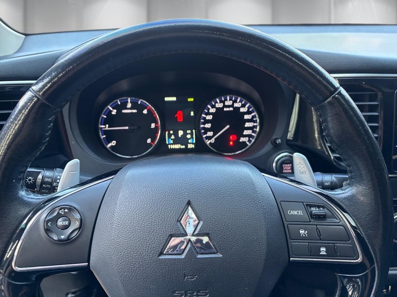 MITSUBISHI OUTLANDER