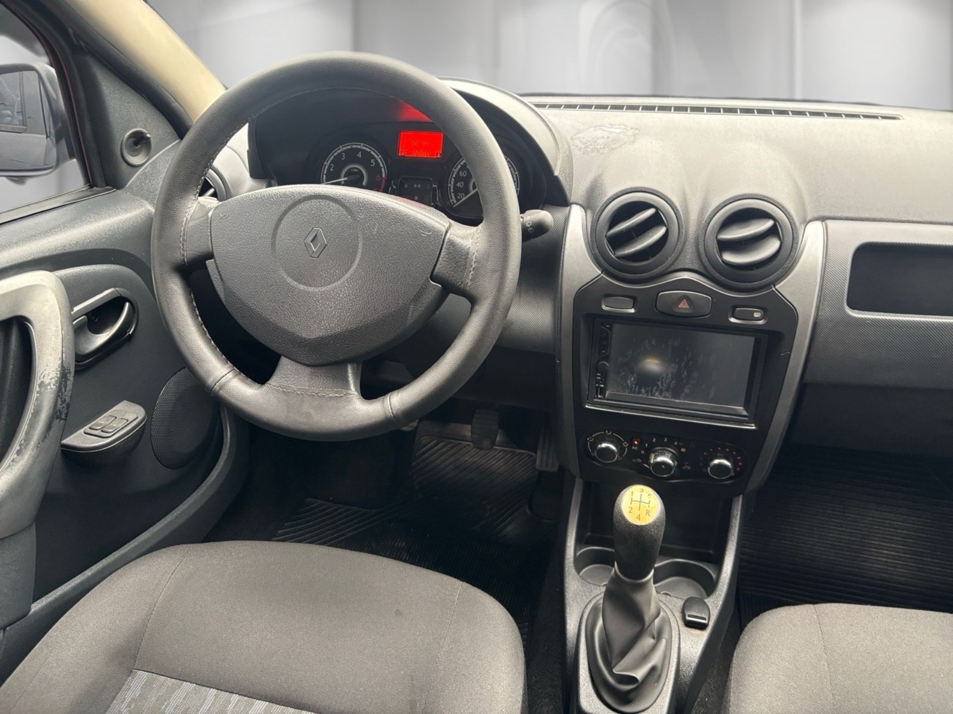 RENAULT SANDERO