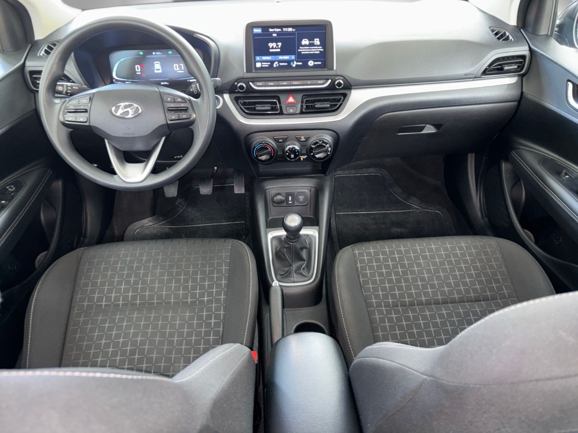 HYUNDAI HB20