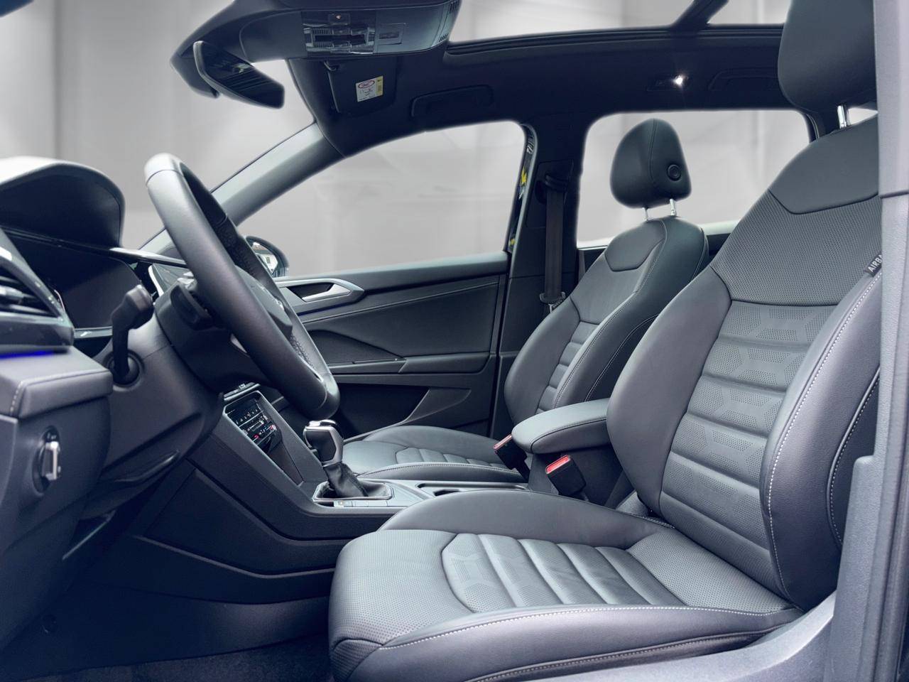 VOLKSWAGEN TAOS