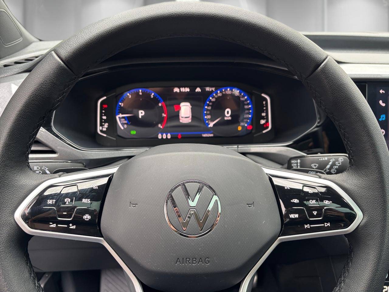 VOLKSWAGEN TAOS