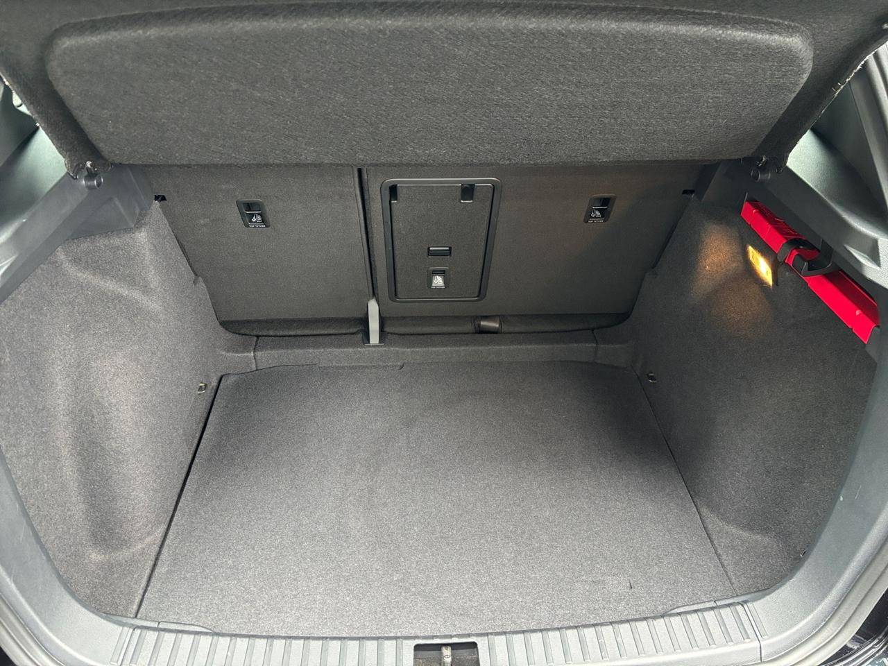 VOLKSWAGEN TAOS