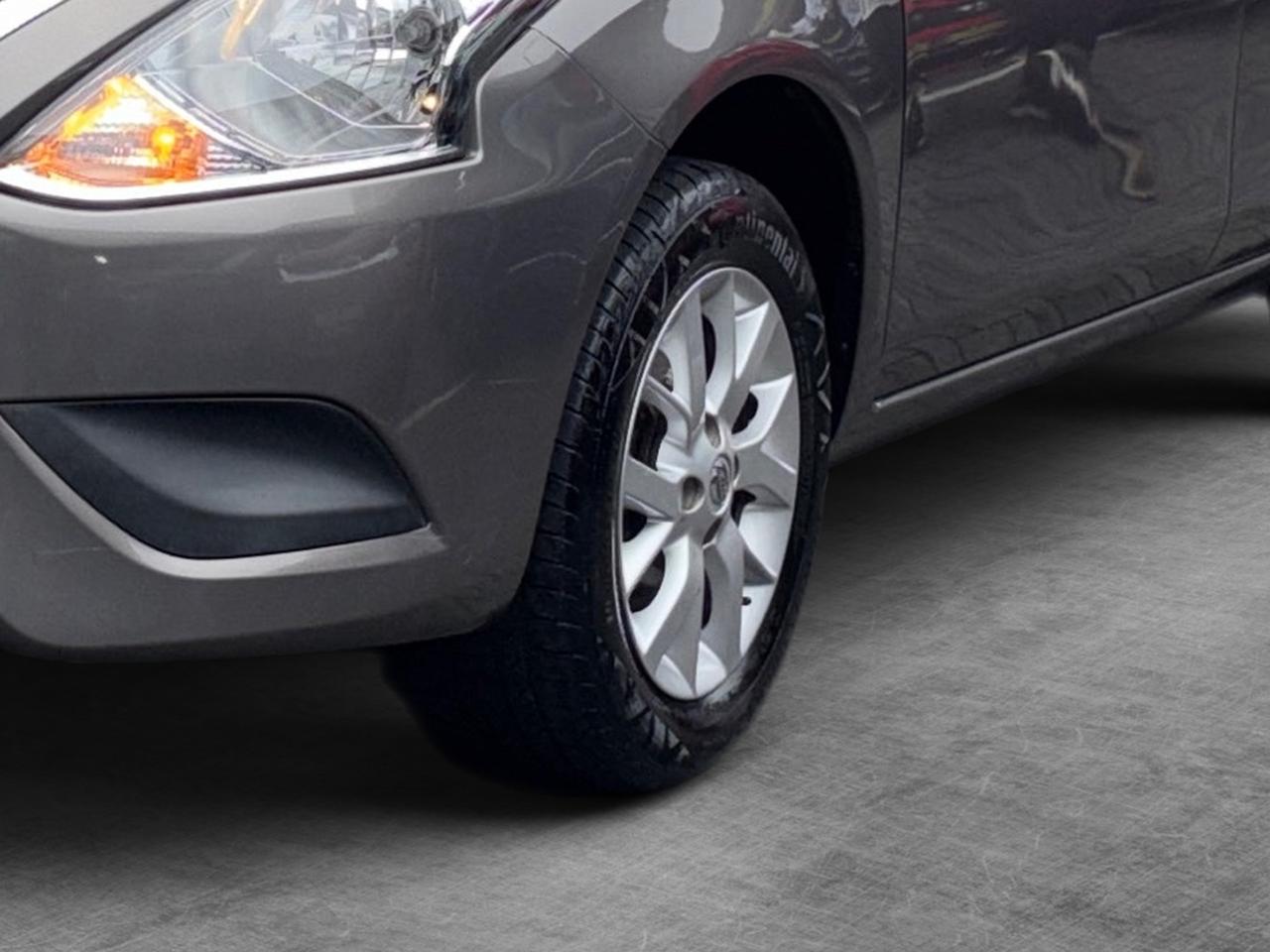 NISSAN VERSA