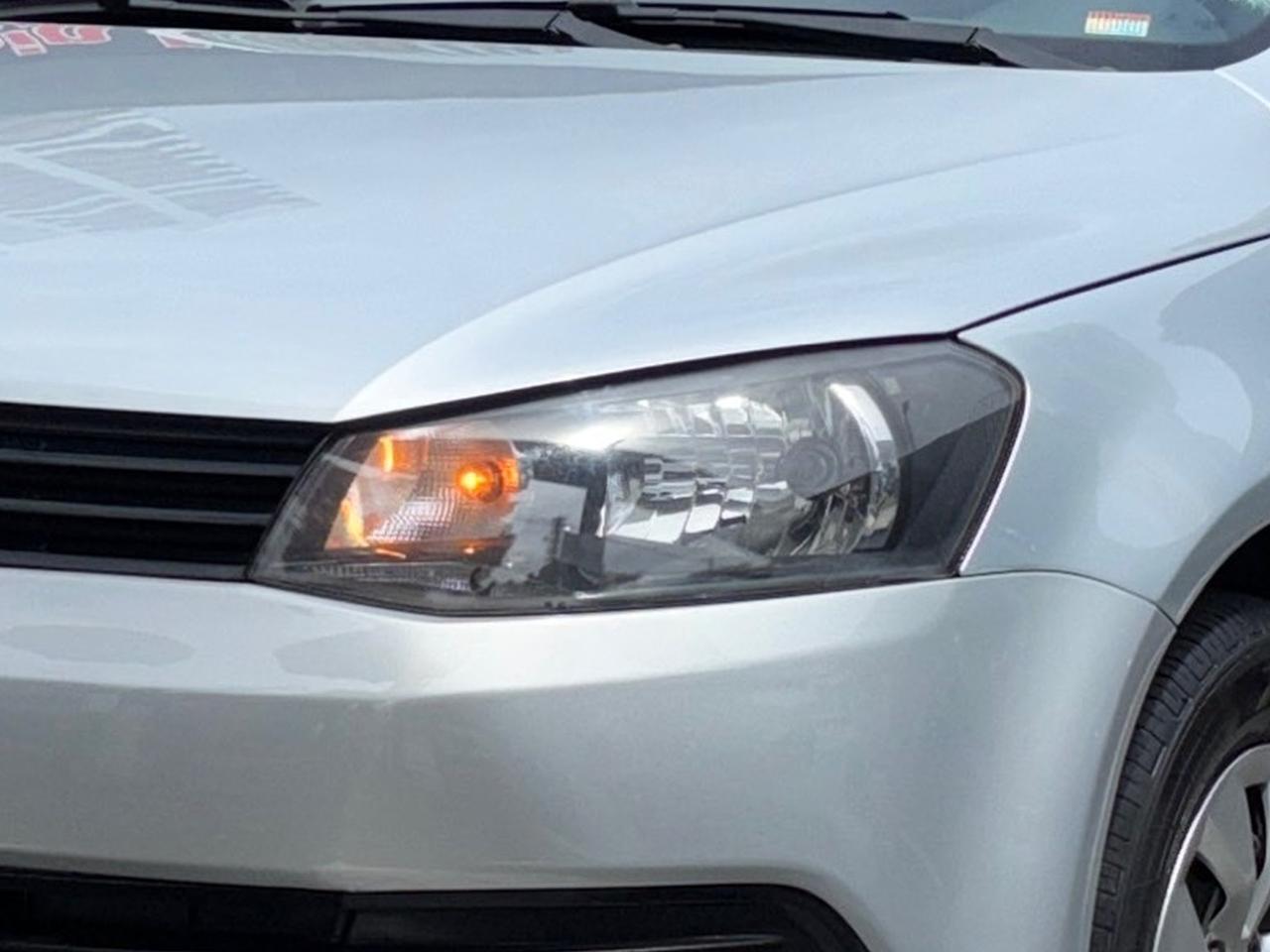 VOLKSWAGEN VOYAGE