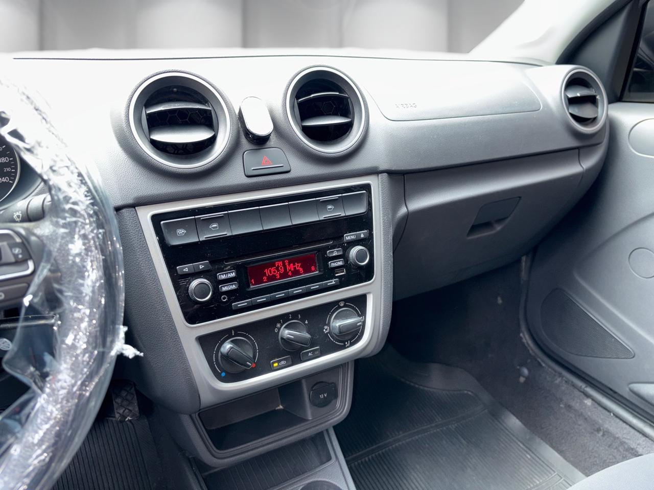 VOLKSWAGEN VOYAGE