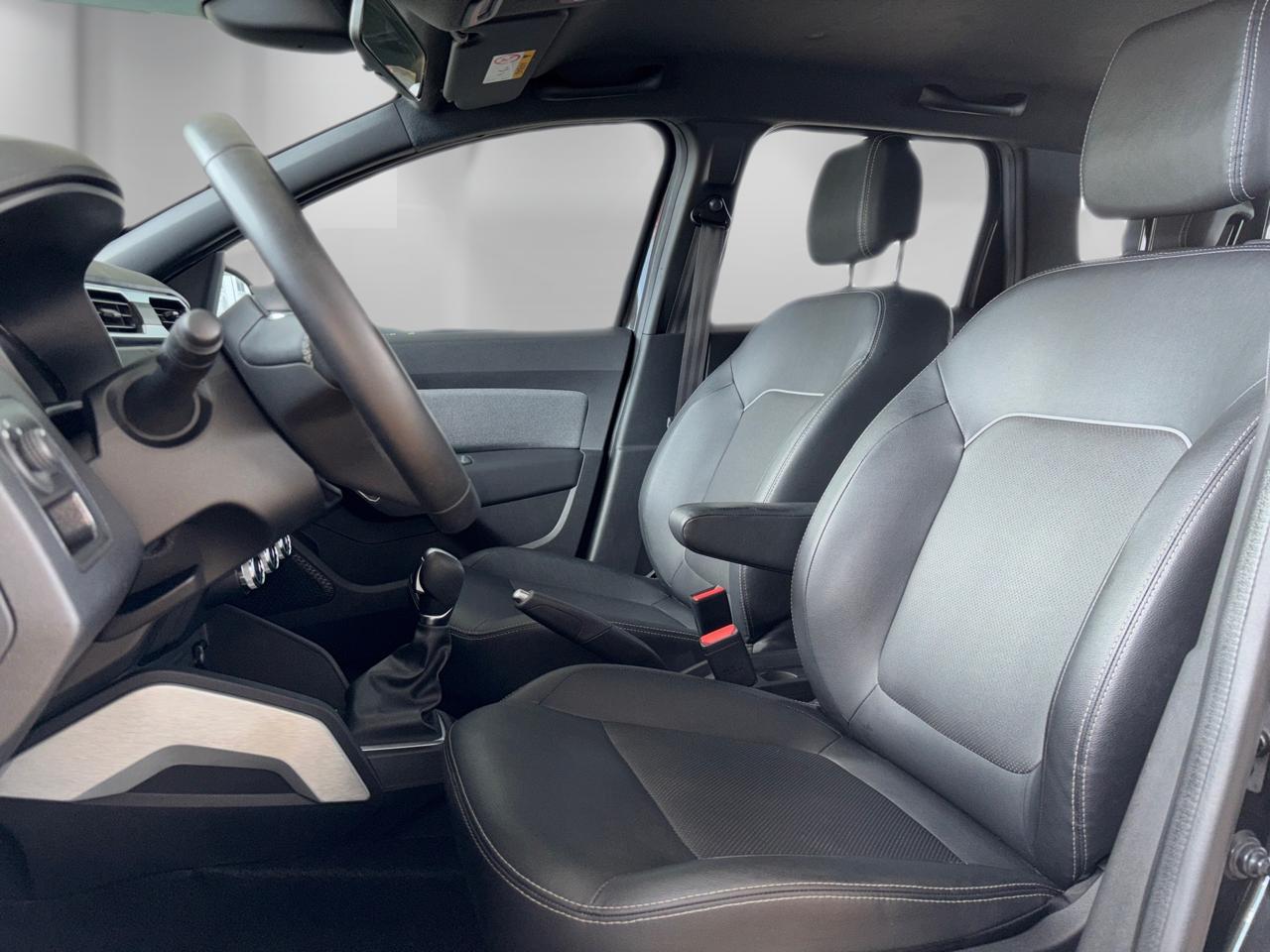 RENAULT DUSTER