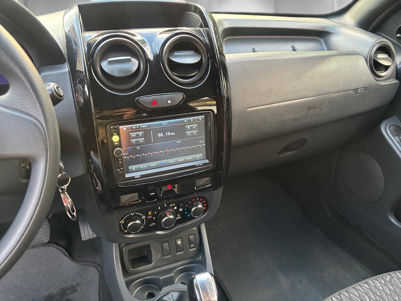 RENAULT DUSTER