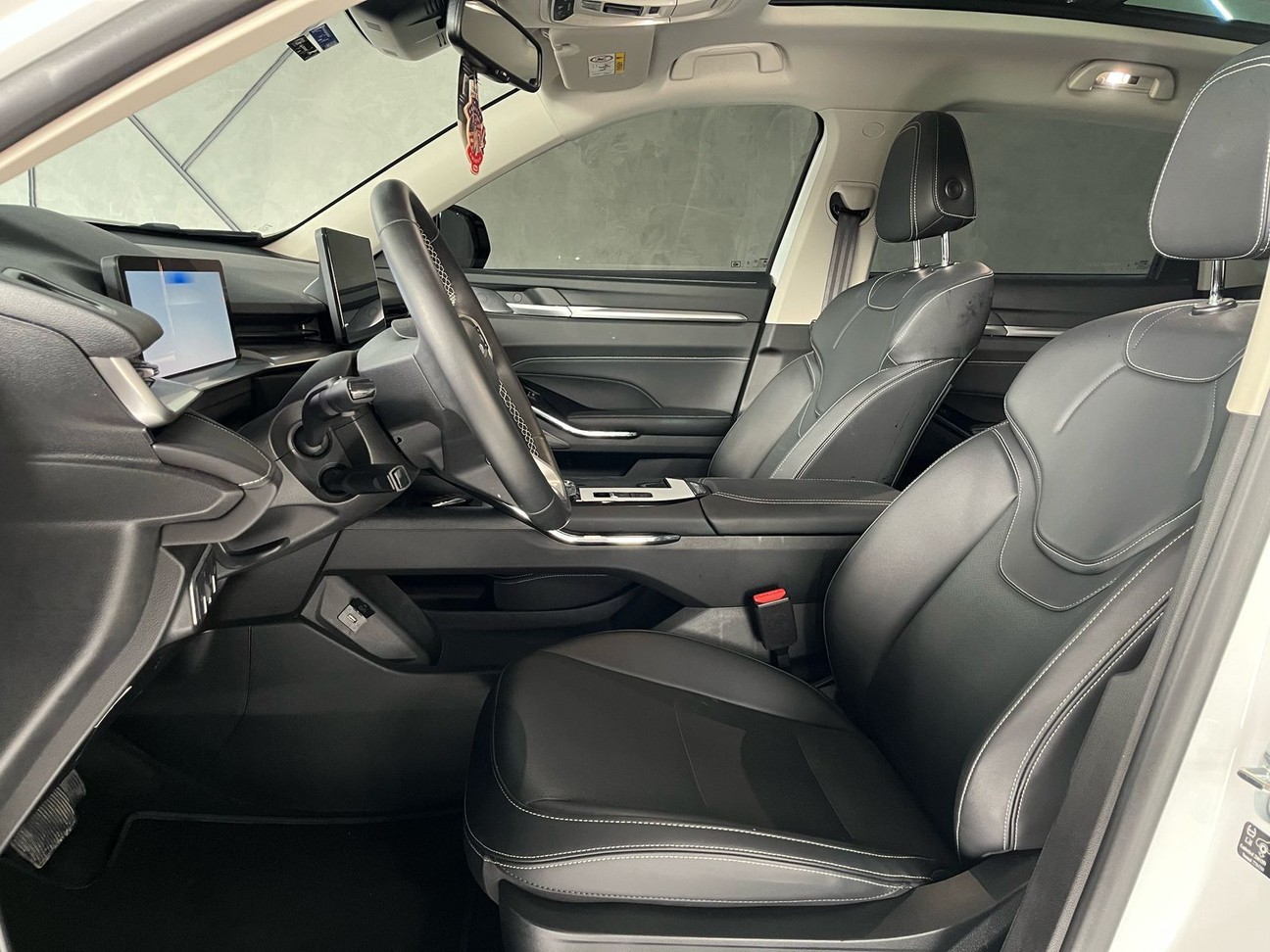 Car Image 17