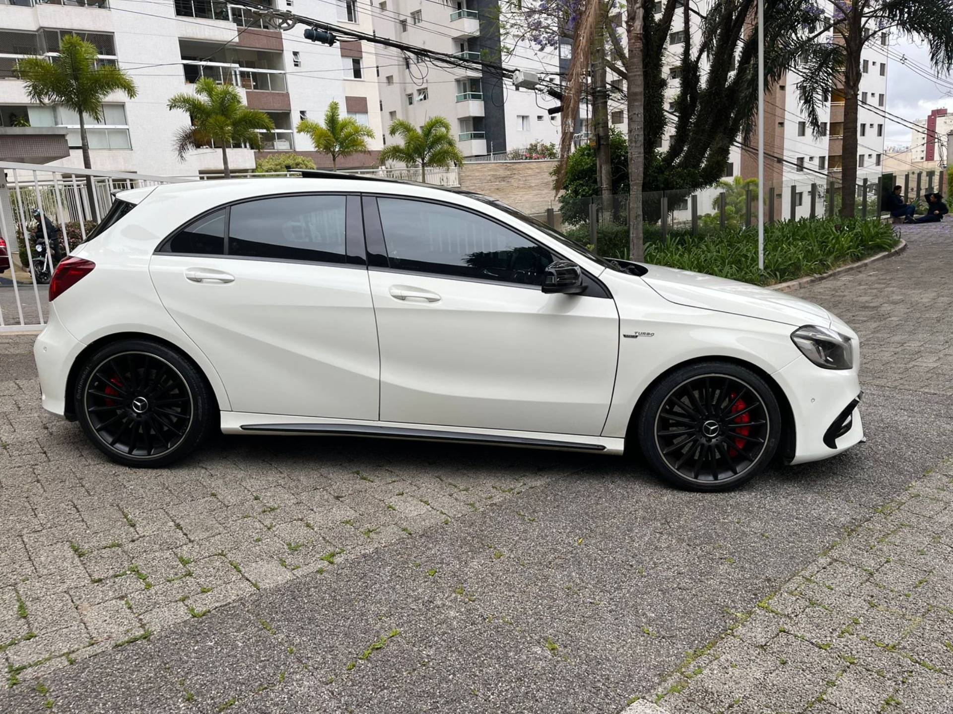 MERCEDES-BENZ A 45 AMG