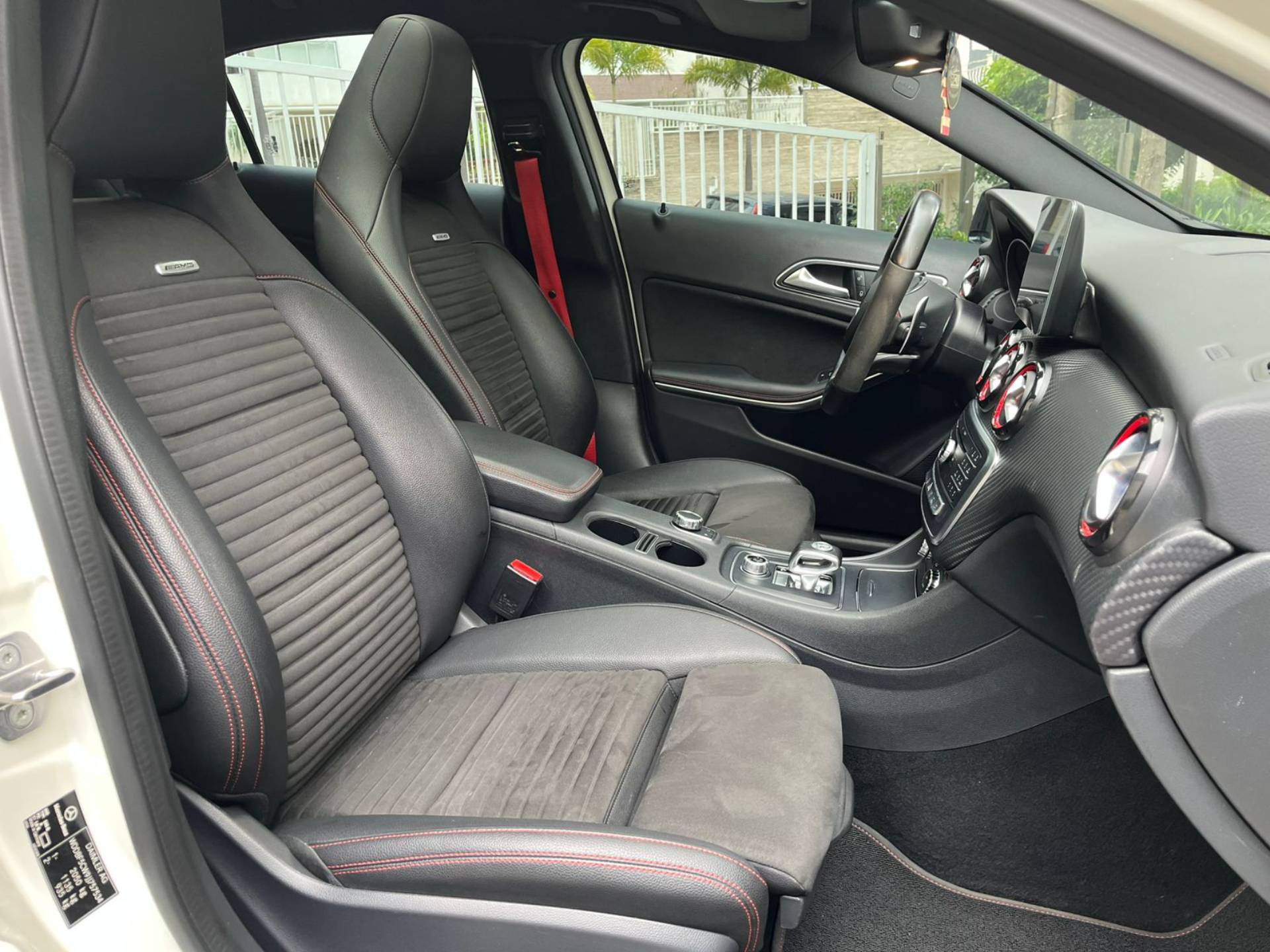 MERCEDES-BENZ A 45 AMG
