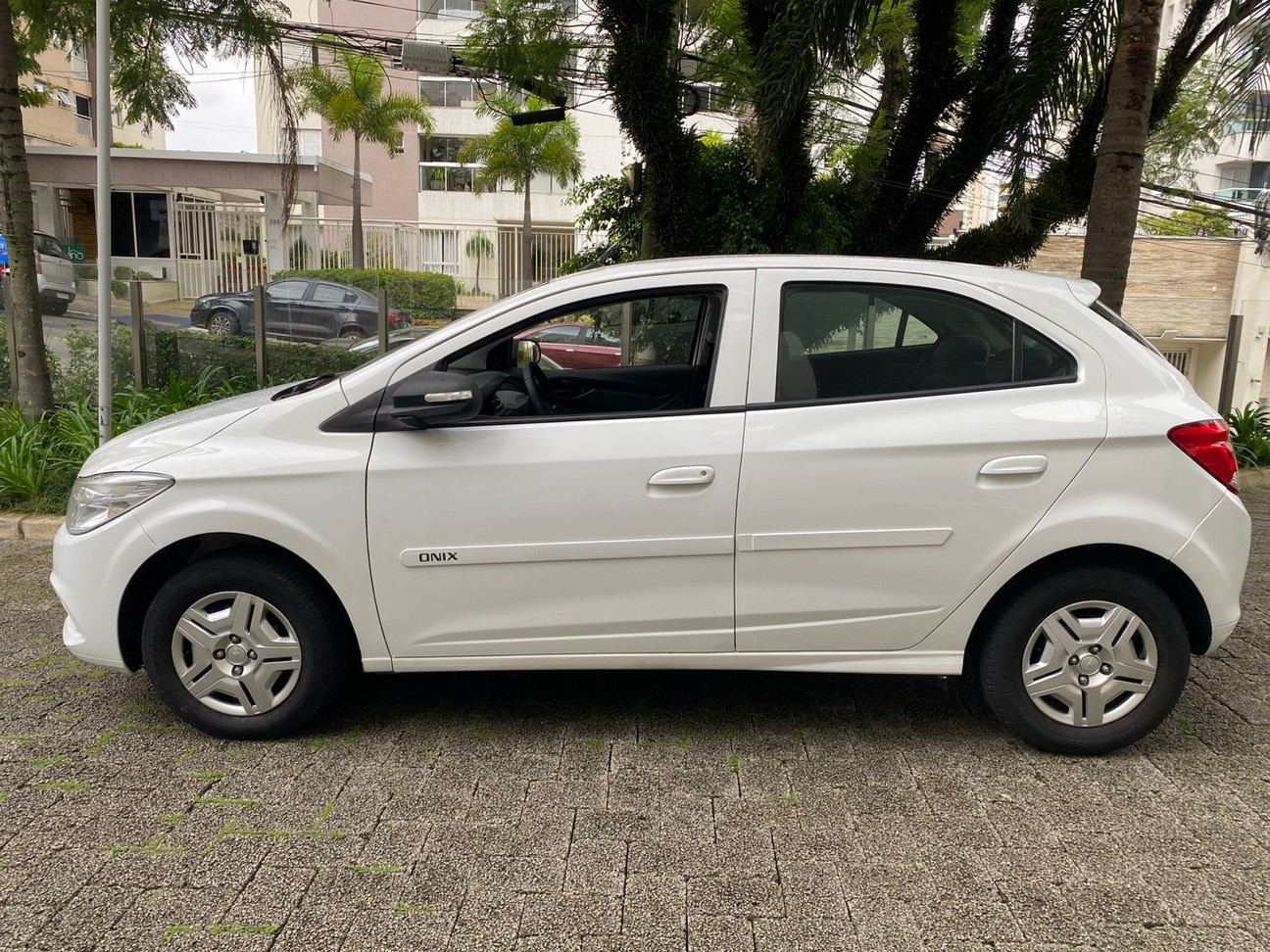 CHEVROLET ONIX