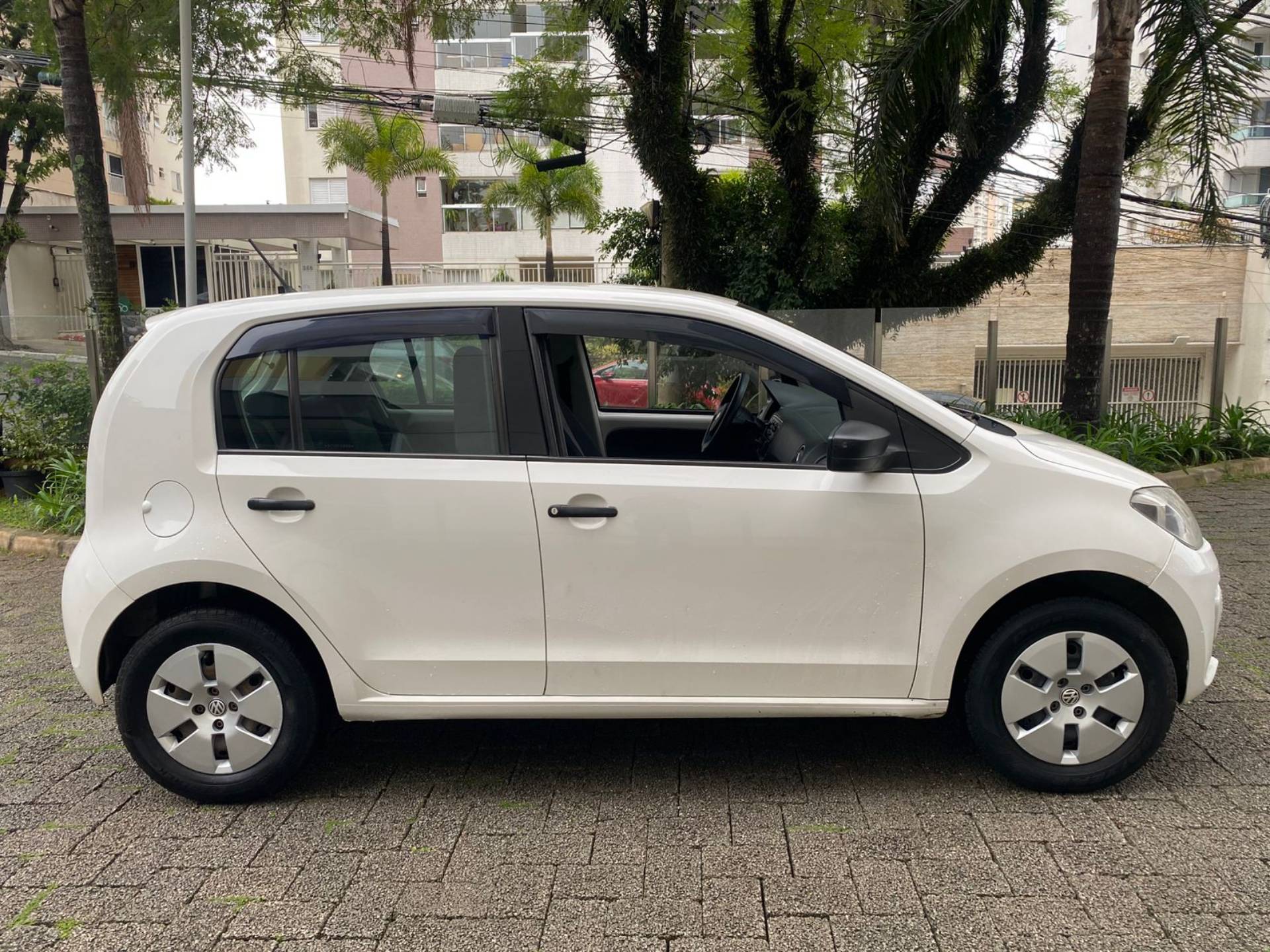VOLKSWAGEN UP