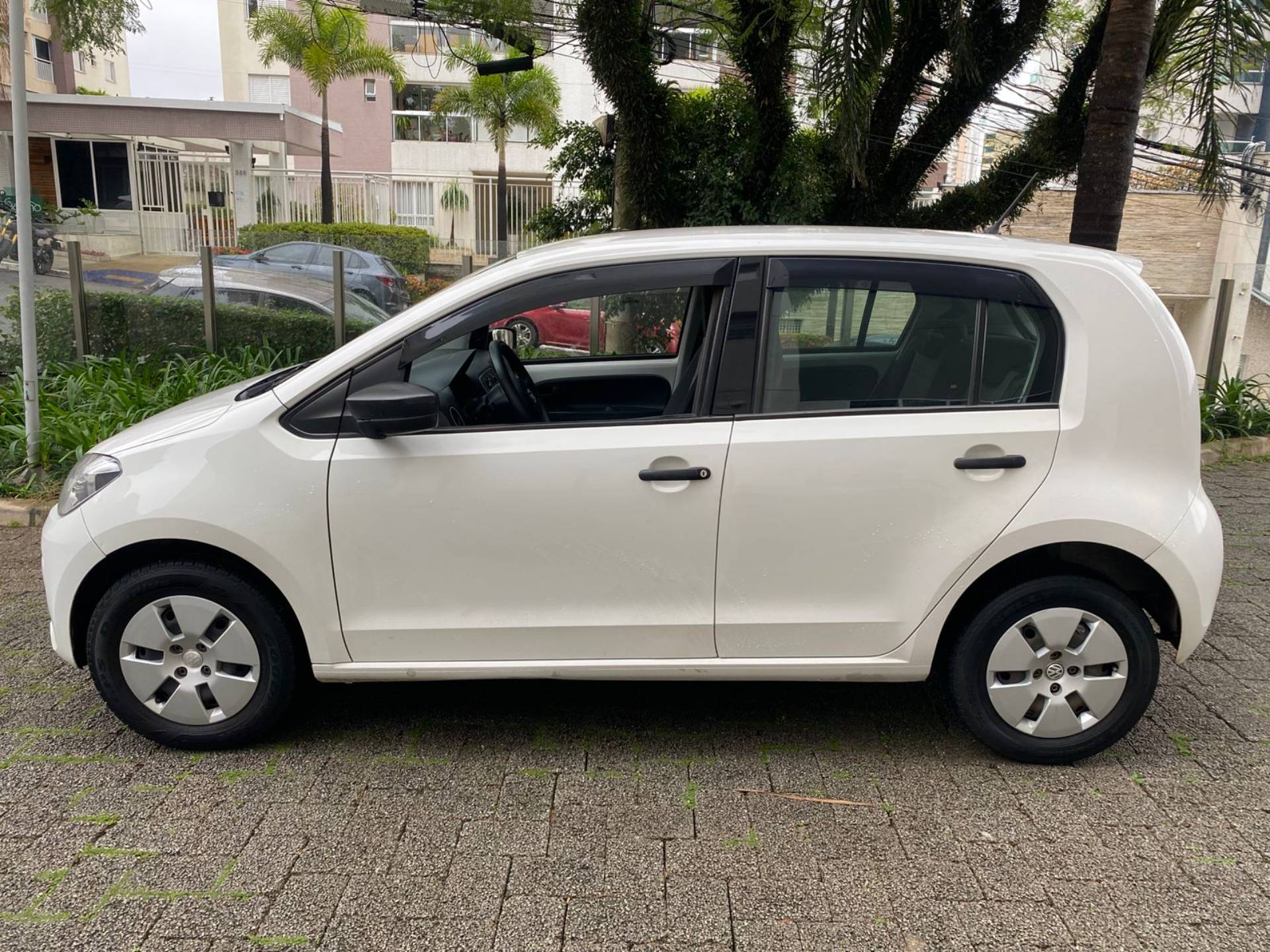 VOLKSWAGEN UP
