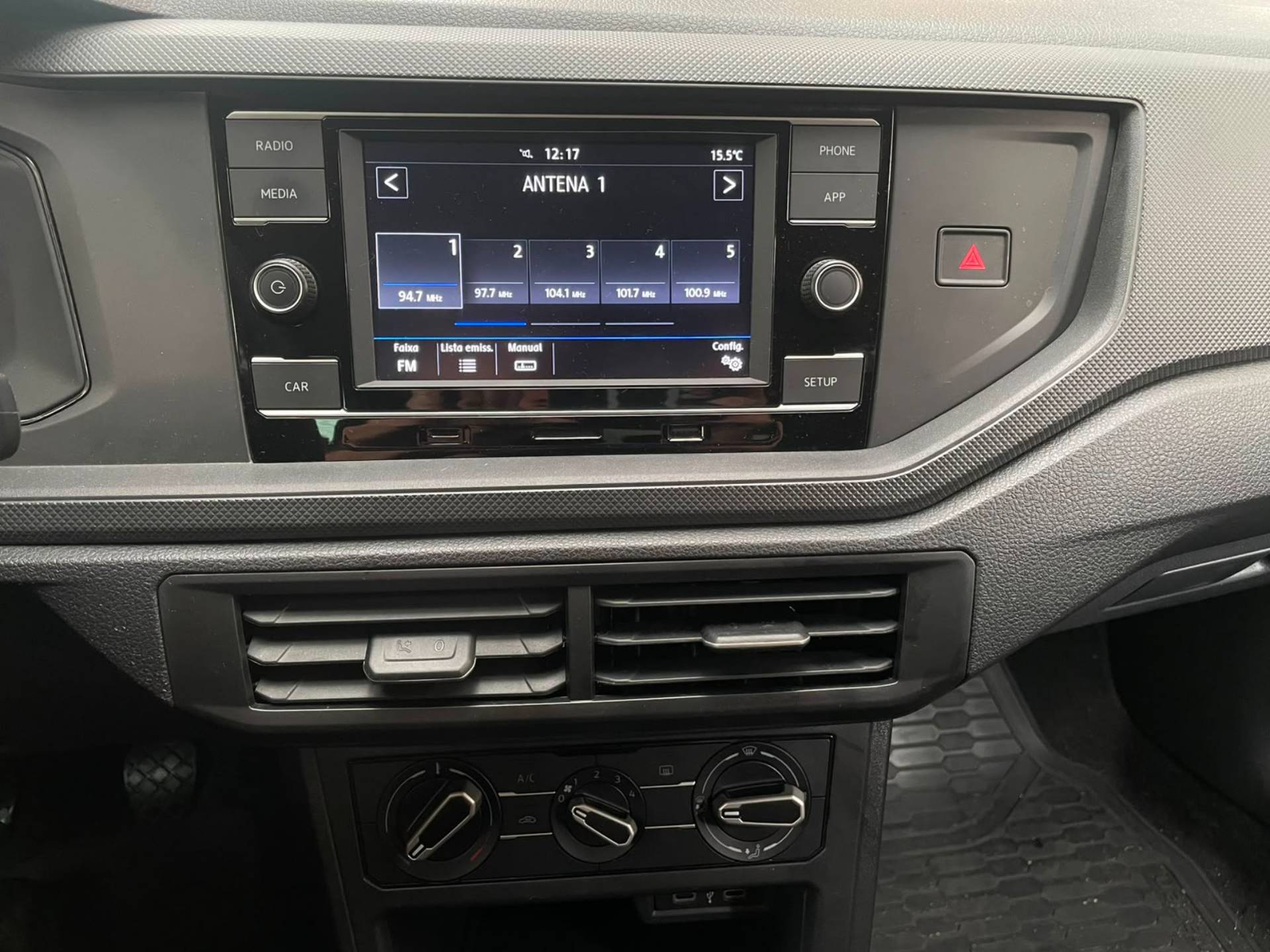 VOLKSWAGEN POLO