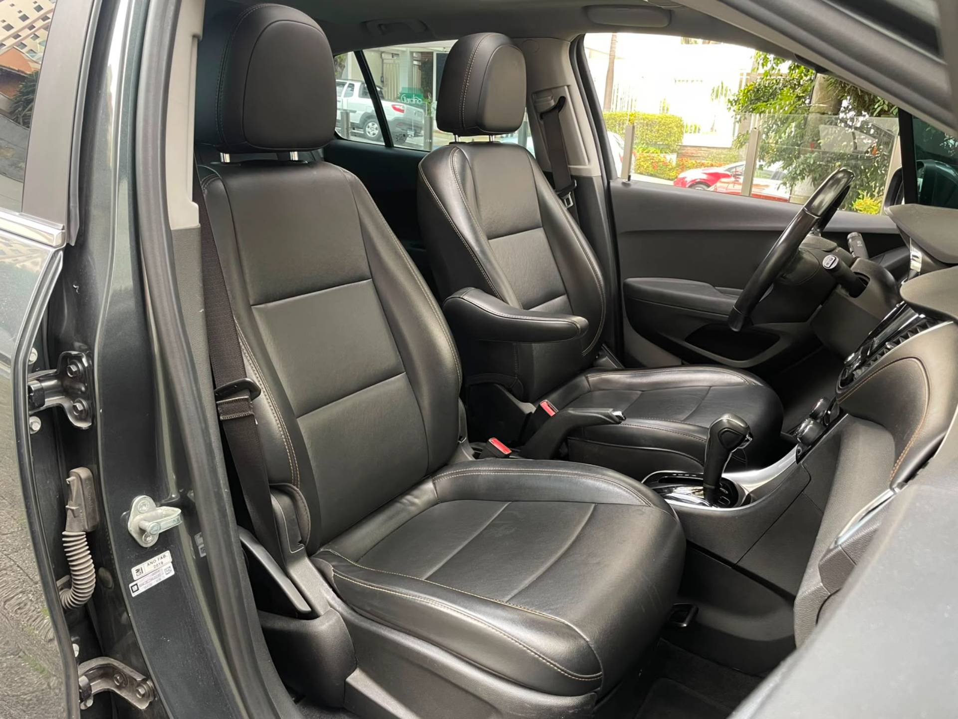 CHEVROLET TRACKER